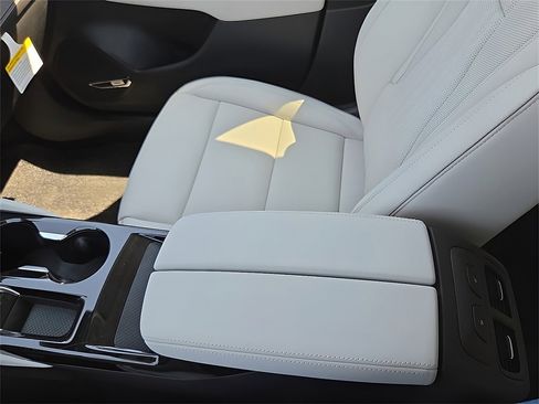 New 2025 Buick Envision Avenir image 19