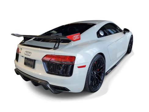 Used 2018 Audi R8 V10 RWD image 4