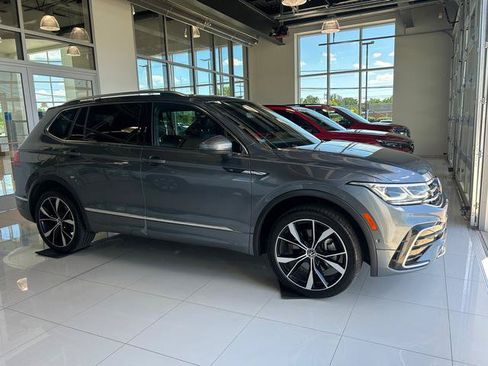 Used 2022 Volkswagen Tiguan SEL R-Line AWD/4WD image 6