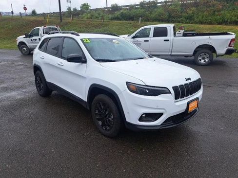 Certified 2023 Jeep Cherokee Altitude Lux image 2