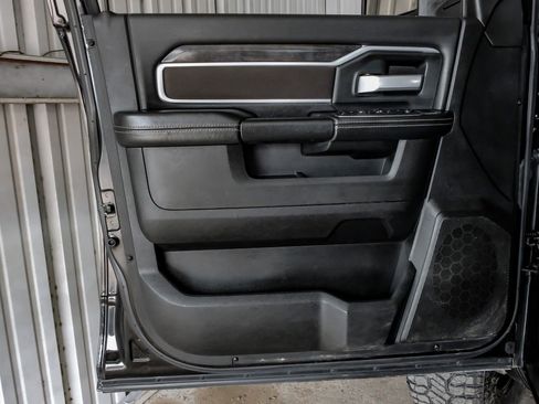 Used 2024 RAM 2500 Big Horn AWD/4WD image 42