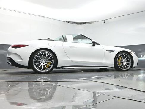 Used 2023 Mercedes-Benz SL 63 AMG 4MATIC image 34