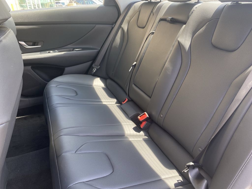New 2026 Hyundai Elantra Limited FWD image 30