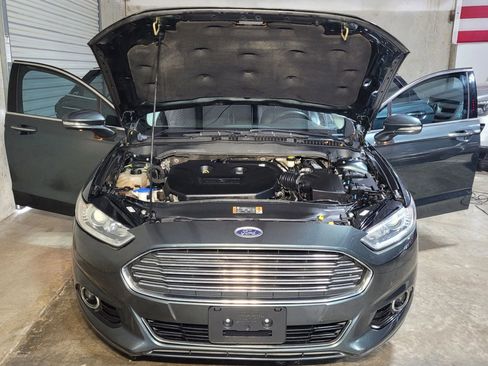 Used 2016 Ford Fusion Titanium image 11