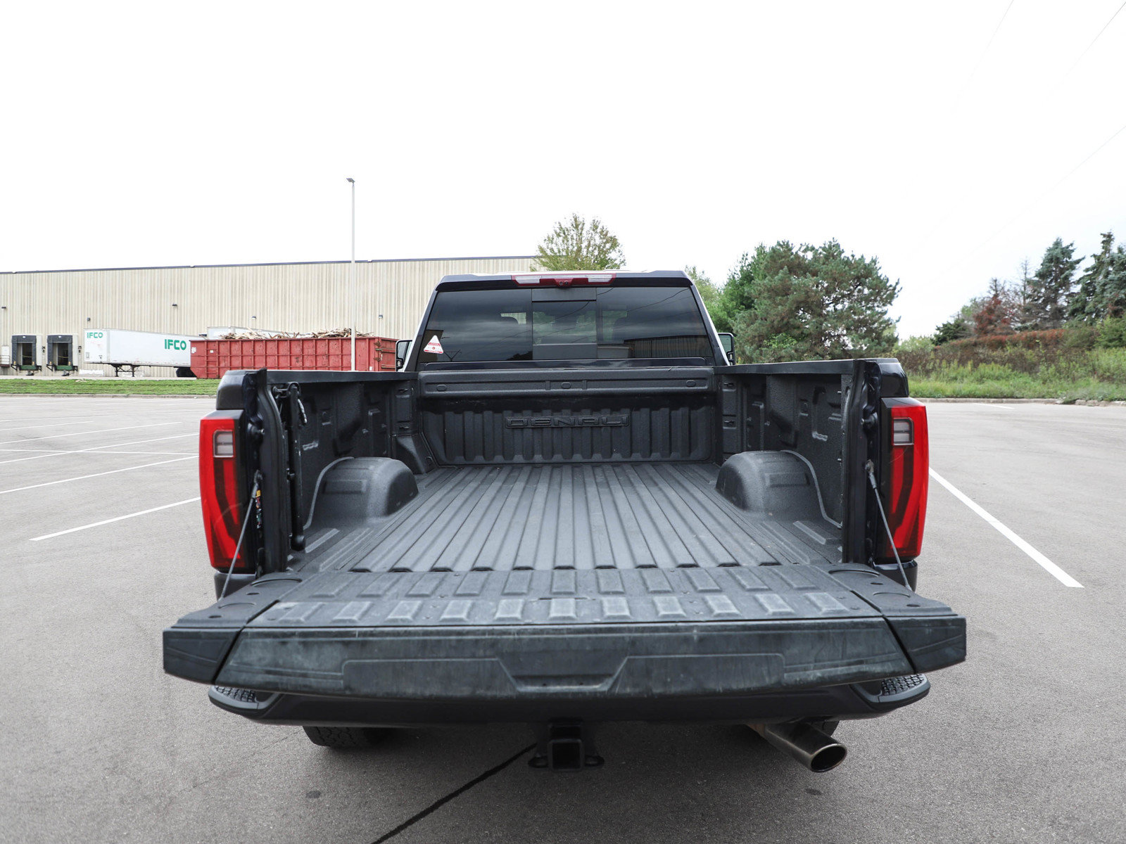Used 2024 GMC Sierra 3500 Denali w/ Technology Package AWD/4WD image 16