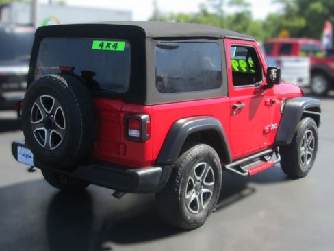 Used 2020 Jeep Wrangler Sport AWD/4WD image 3