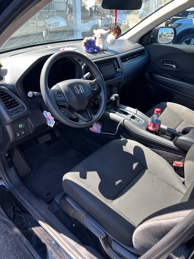 Certified 2022 Honda HR-V LX image 6
