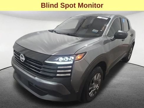 Used 2025 Nissan Kicks S FWD image 4
