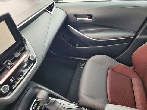 Used 2025 Toyota Corolla SE image 12