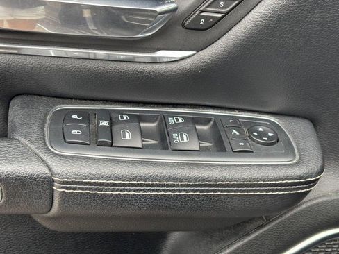 Used 2020 RAM 1500 Laramie AWD/4WD image 17