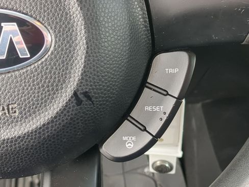 Used 2015 Kia Soul image 26