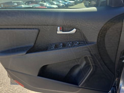 Used 2014 Kia Sportage LX FWD image 29