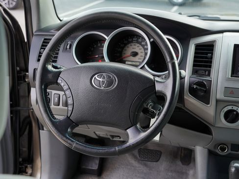 Used 2011 Toyota Tacoma 4x4 Double Cab w/ SR5 Pkg #2 image 31