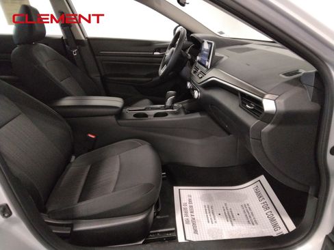 Used 2025 Nissan Altima 2.5 SV image 36
