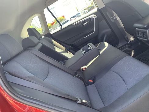 Used 2025 Toyota RAV4 XLE FWD image 12