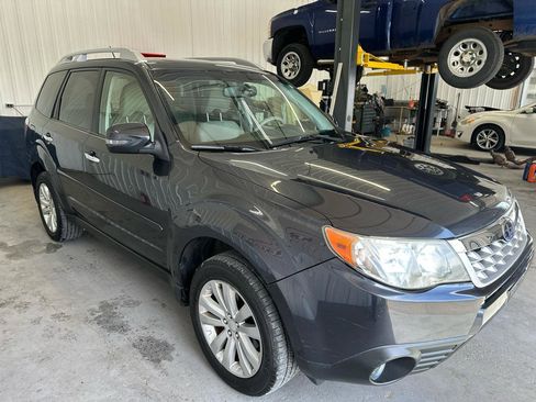 Used 2013 Subaru Forester 2.5X Touring AWD/4WD image 6