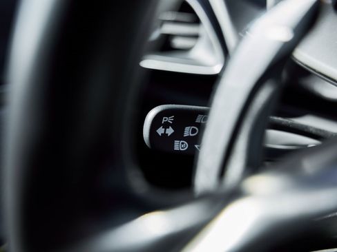 Used 2023 McLaren Artura image 44