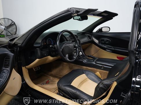 Used 2001 Chevrolet Corvette Coupe w/ Preferred Equipment Group2 RWD image 4