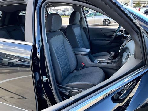 Used 2022 Chevrolet Equinox LT FWD image 9
