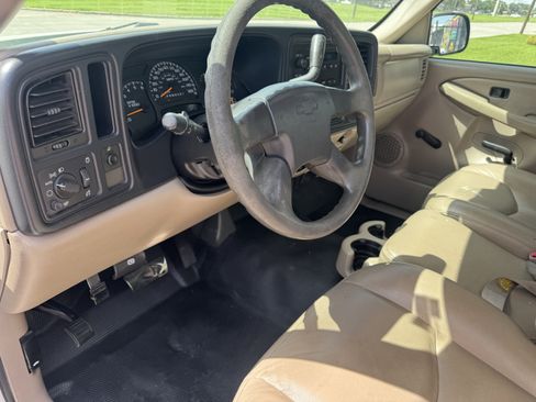 Used 2006 Chevrolet Silverado 2500 W/T RWD image 6