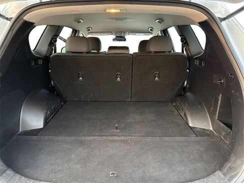 Used 2019 Hyundai Santa Fe SE image 13