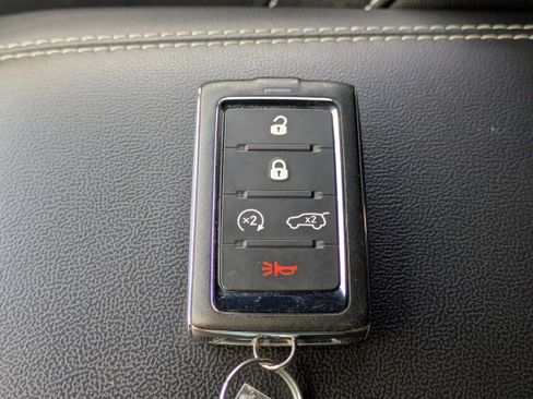 Used 2023 Jeep Grand Cherokee Altitude image 15