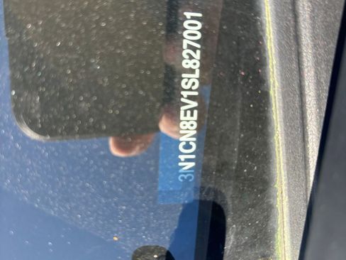 Used 2025 Nissan Versa SV image 9