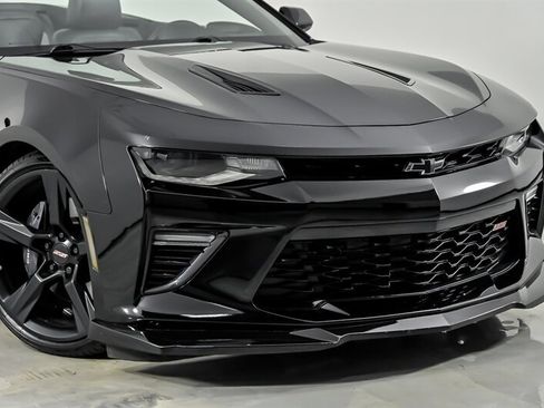 Used 2017 Chevrolet Camaro SS RWD image 3