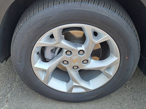 Used 2026 Chevrolet Trax LS w/ LS Convenience Package FWD image 4