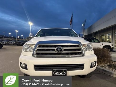 Used 2016 Toyota Sequoia Limited image 2