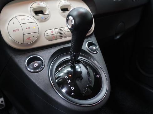 Used 2012 FIAT 500 Lounge w/ Luxury Leather Pkg image 17