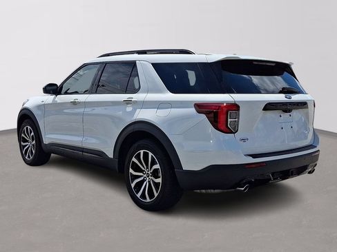 Certified 2022 Ford Explorer ST-Line w/ Class IV Trailer Tow Package RWD image 4
