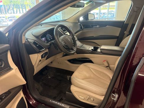Used 2018 Lincoln MKX Select w/ Select Plus Package AWD/4WD image 21