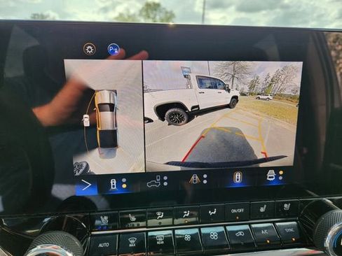 Used 2024 Chevrolet Colorado Z71 w/ Z71 Convenience Package 2 image 32