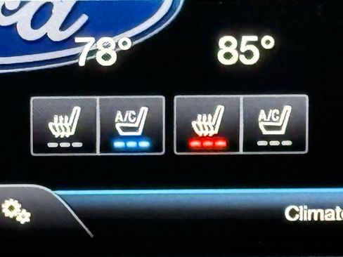 Used 2015 Ford F350 Lariat w/ Lariat Chrome Package image 20