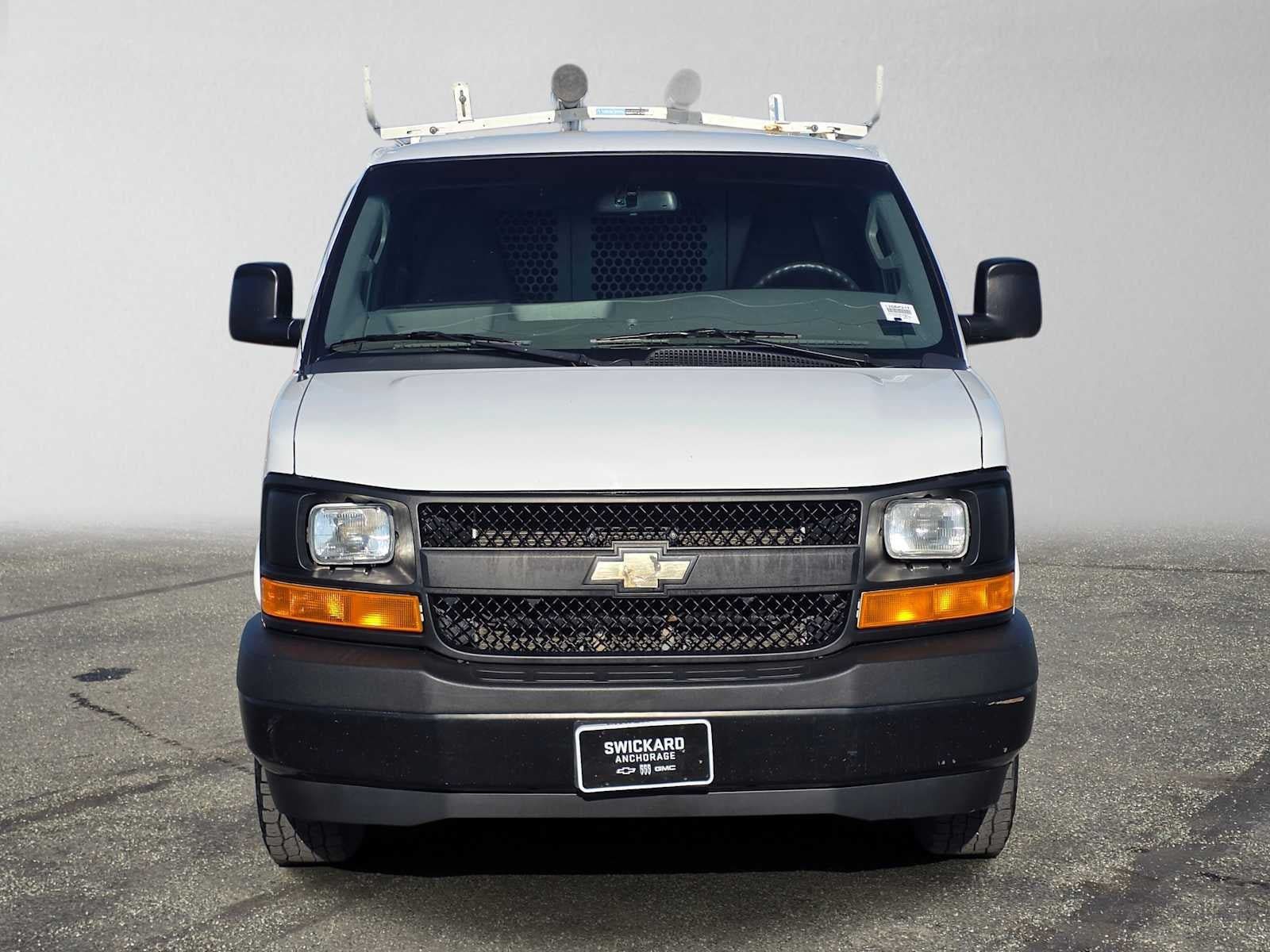 Used 2017 Chevrolet Express 3500 Extended RWD image 8