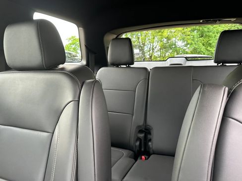 Used 2023 Chevrolet Traverse LT w/ LPO, Floor Liner Package AWD/4WD image 25