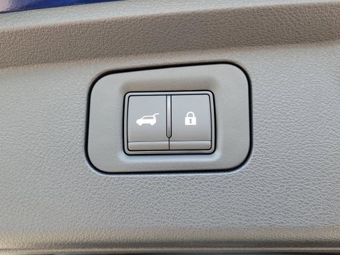 New 2025 Nissan Armada SL w/ Captain's Chari Seat Package image 11