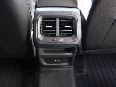 Used 2023 Volkswagen Taos SE FWD image 25