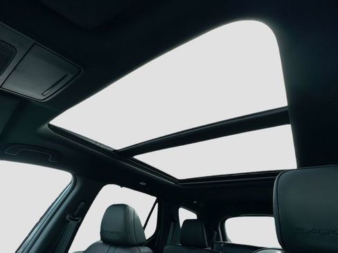 Certified 2025 Honda Pilot Black Edition image 23