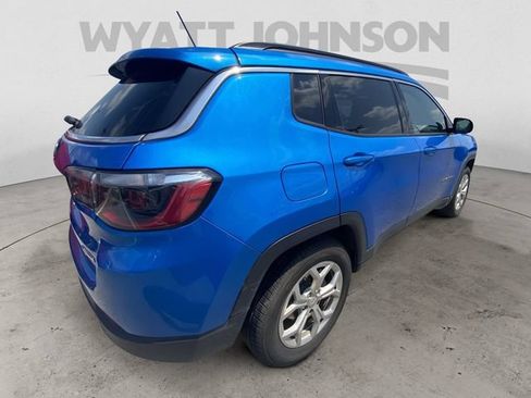 Used 2024 Jeep Compass Latitude AWD/4WD image 10