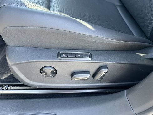 Used 2021 Volkswagen ID.4 Pro S RWD image 17