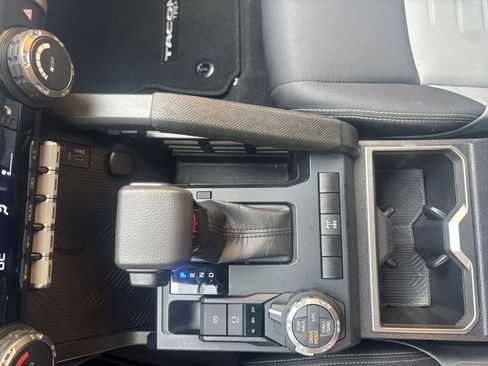 Used 2025 Toyota Tacoma TRD Off-Road image 40