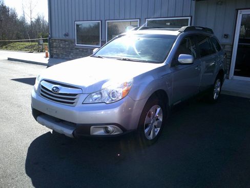 Used 2012 Subaru Outback 2.5i Limited w/ Moonroof Pkg AWD/4WD image 3