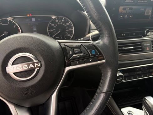 Used 2023 Nissan Altima 2.5 SL FWD image 17
