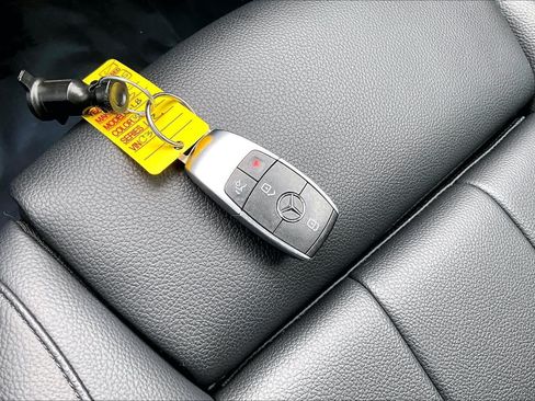 Certified 2022 Mercedes-Benz GLB 250 4MATIC image 14