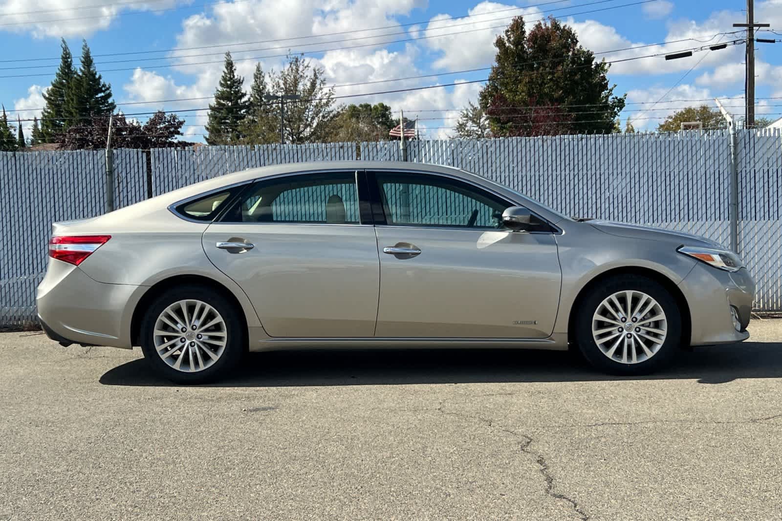 Used 2015 Toyota Avalon XLE Touring FWD image 6