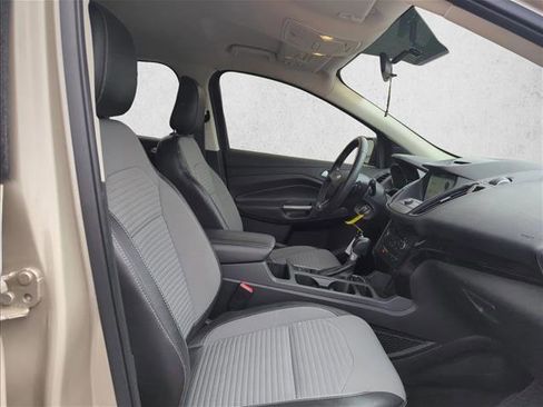 Used 2018 Ford Escape SE w/ SE Sport Appearance Package image 15