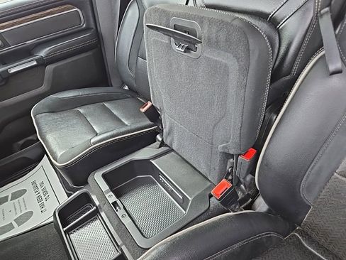 Used 2019 RAM 1500 Laramie AWD/4WD image 30