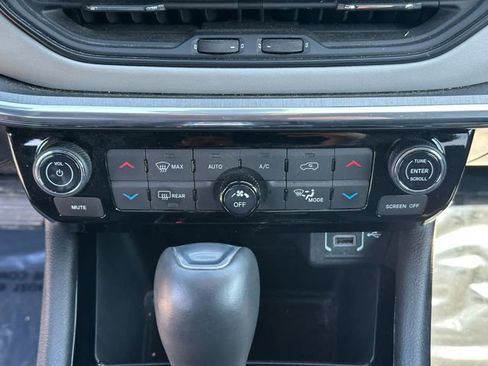 Used 2023 Jeep Compass Limited AWD/4WD image 17